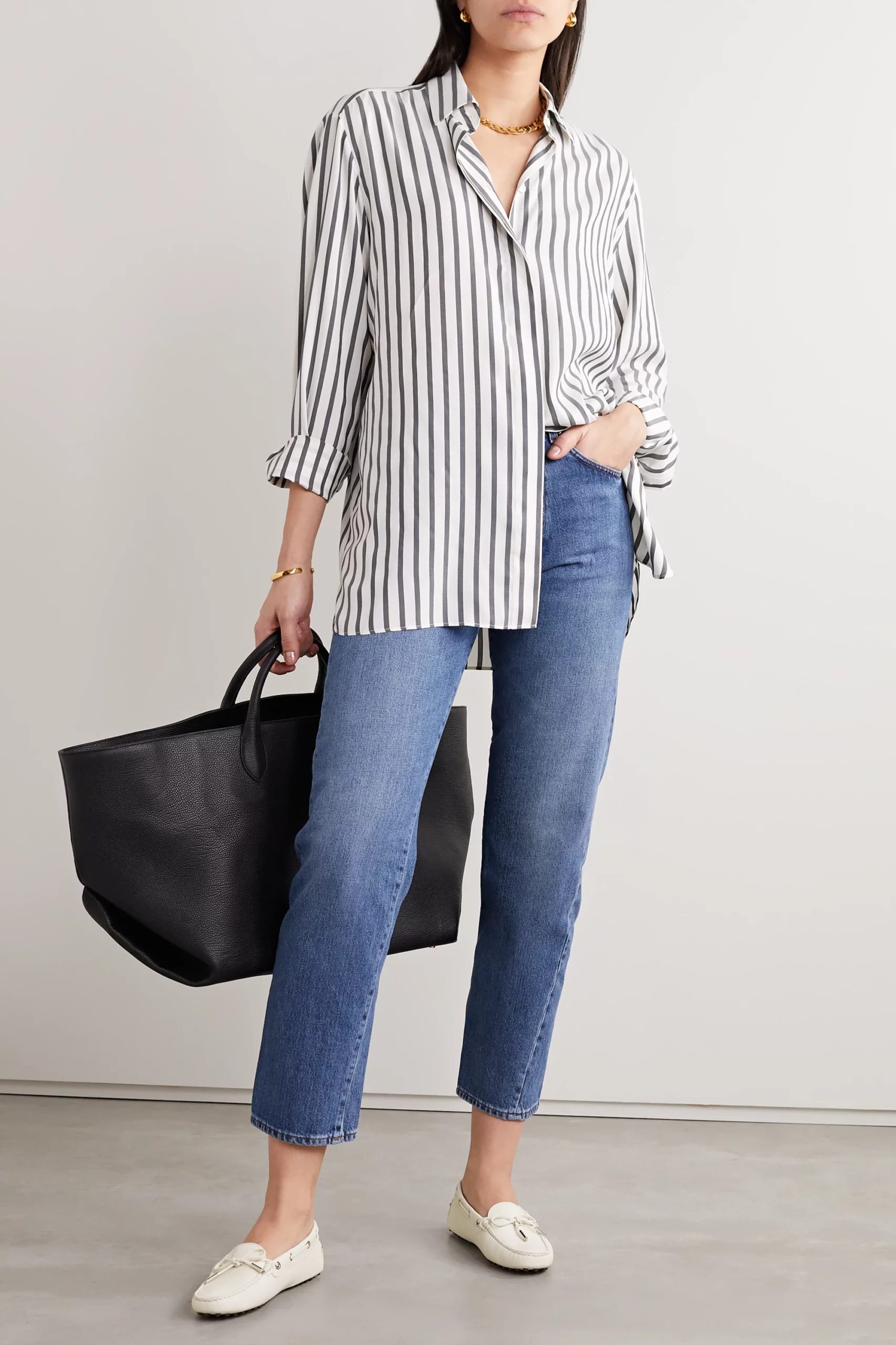 13.-high-rise-jeans-scaled.webp